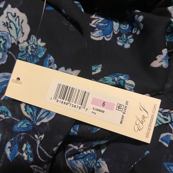 Eliza j - Picture 5 of 6